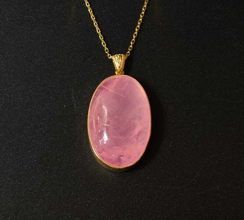 Alternative view of ŞEKER PEMBE KUVARS DOĞAL TAŞ KOLYE  | 925 AYAR GÜMÜŞ ÜZERİ ALTIN KAPLAMA