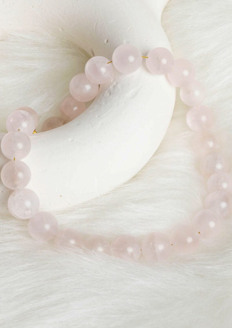 Alternative view of PEMBE KUVARS KOLYE LIMITED EDITION